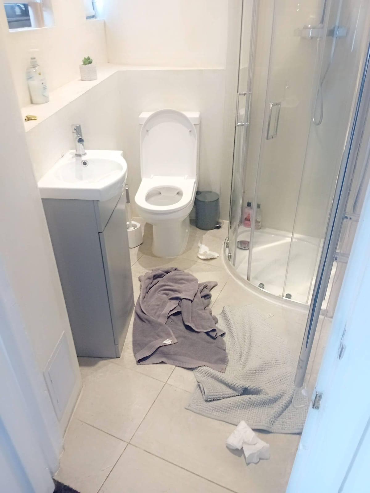 Before Bathroom Limescale Removal